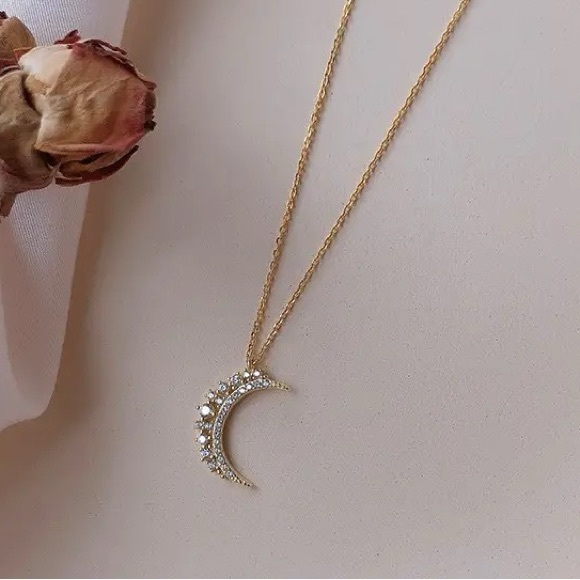 🌟NEW 14K Gold Plated Over Sterling Silver Diamond Moon Necklace - Picture 1 of 8